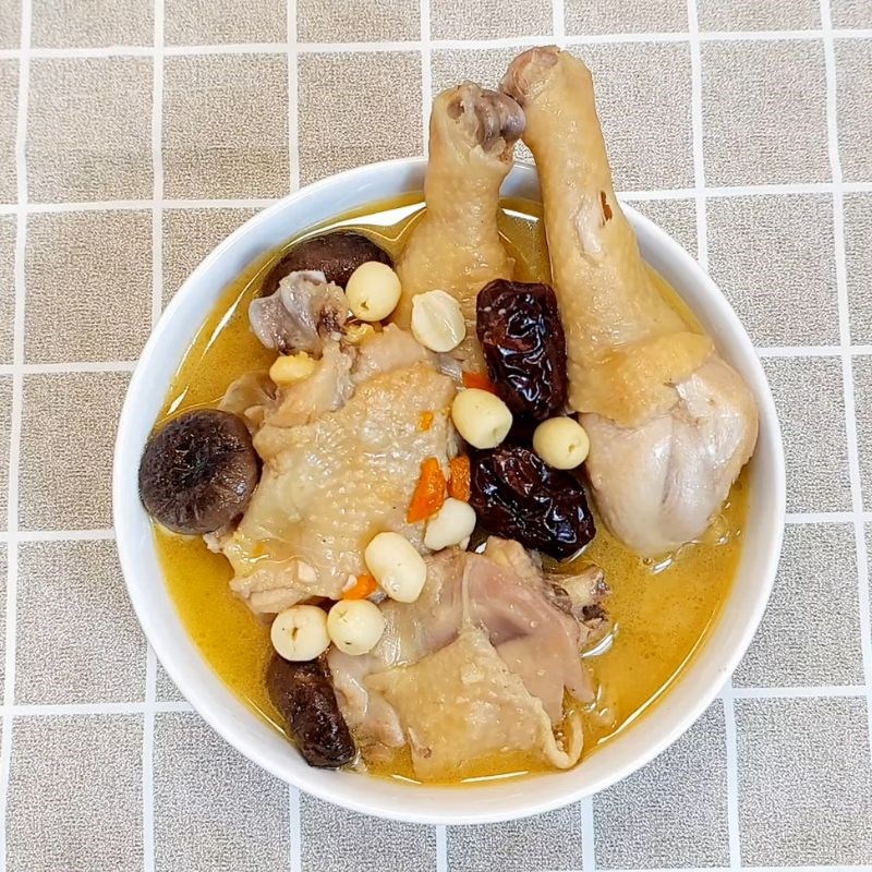 GÀ TA TIÊM THUỐC BẮC (Con)